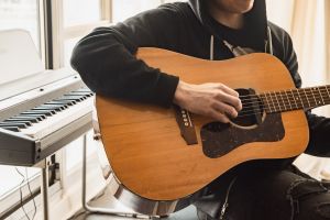 Jak poprawić technikę gry na gitarze?